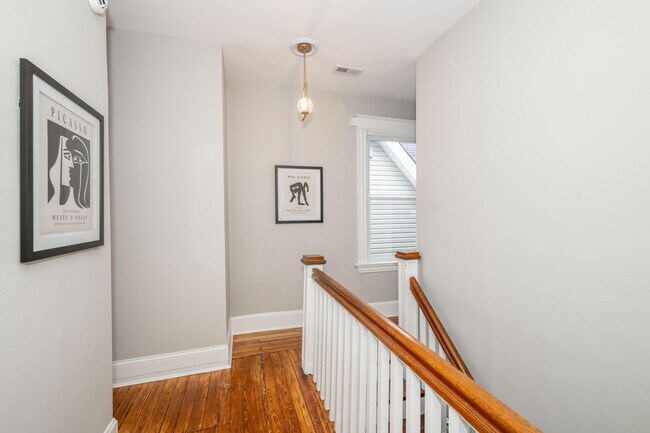 Building Photo - 435 Elm St