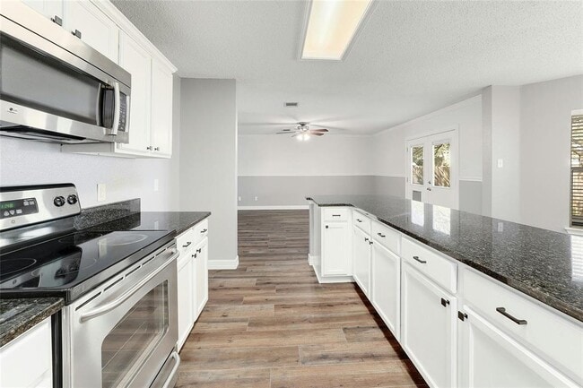 Building Photo - 1909 Marysol Trail