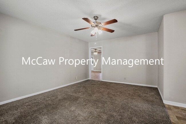 Building Photo - 1110 Rosedale Dr