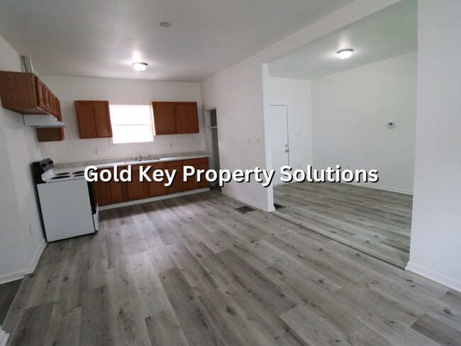 Building Photo - Fully Updated 3 BR 1 BA House with a Great Front Porch (SECTION 8 APPROVED)