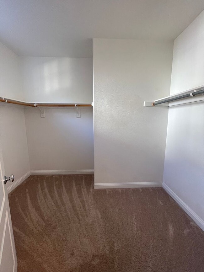 Building Photo - Single Story Large Four Bedroom Home in the Bluffs