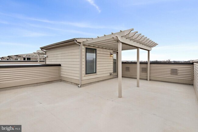 Building Photo - 44742 Tiverton Sq