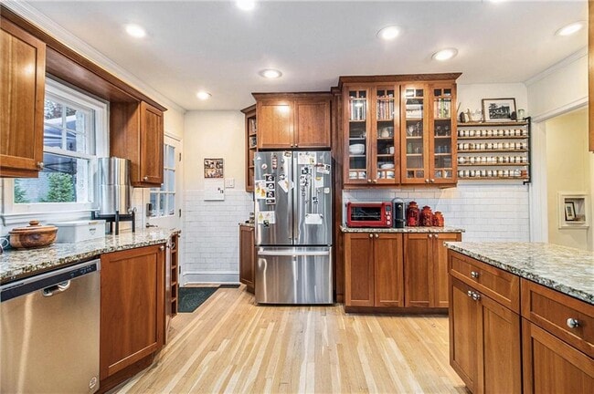 Building Photo - 942 Eulalia Rd NE