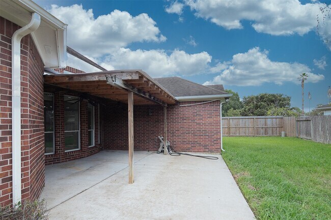 Building Photo - 2407 Hanston Ct