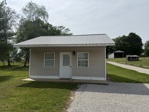 Building Photo - 7237 New Glendale Rd