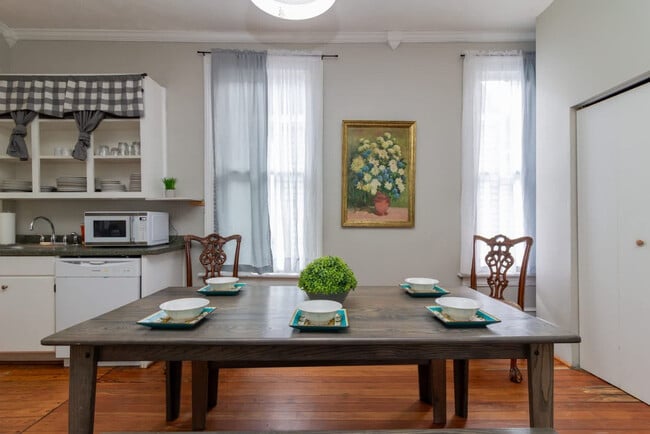 Building Photo - 737 3rd Ave