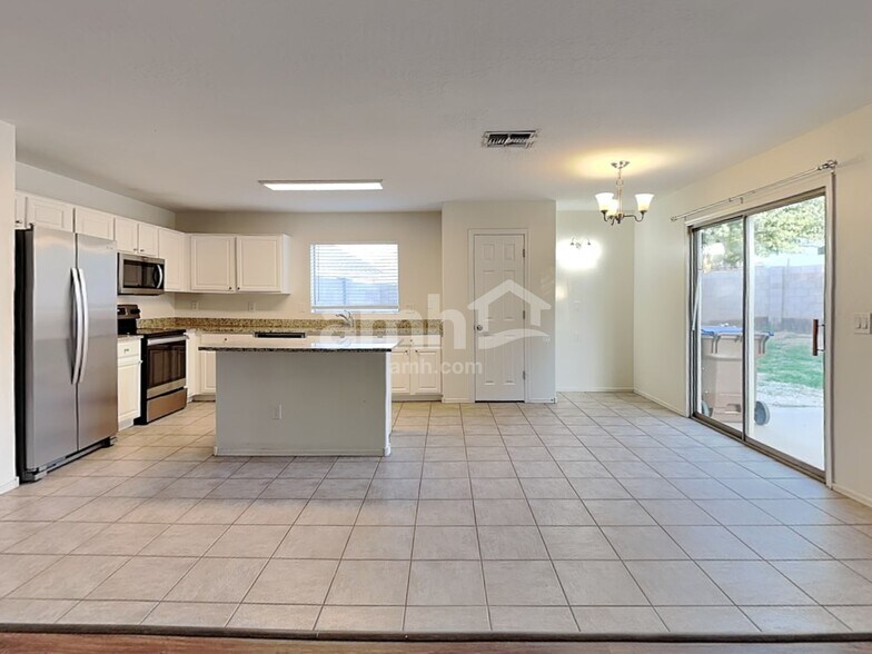 Building Photo - 33268 N Windmill Run