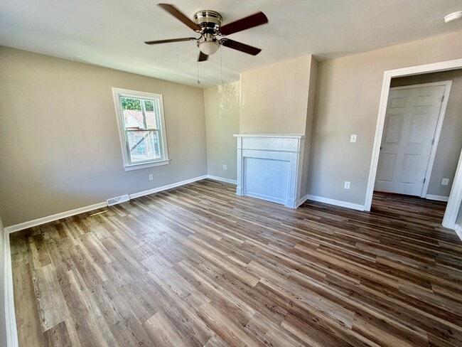 Building Photo - 203 Sunshine Ave