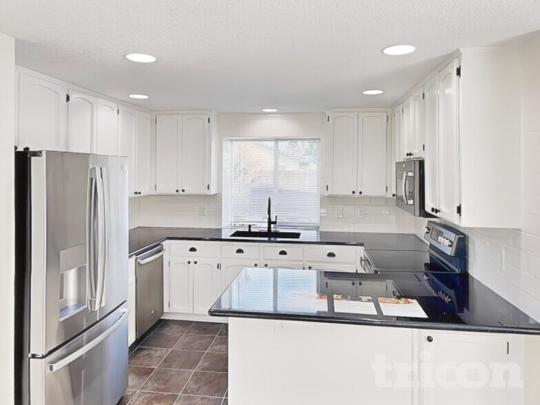 Building Photo - 407 SW Scotton Way