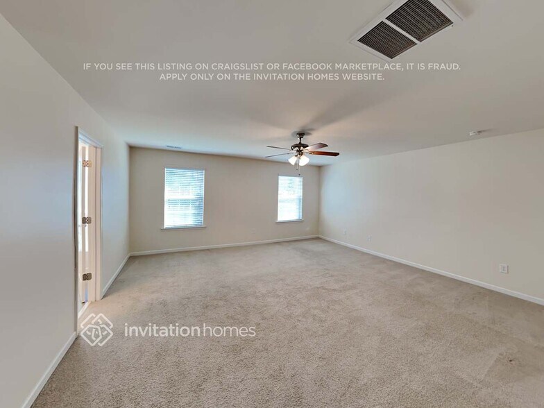 Building Photo - 13422 Hyperion Hills Ln