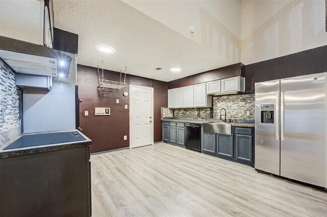 Building Photo - 1710 Bodart Ct