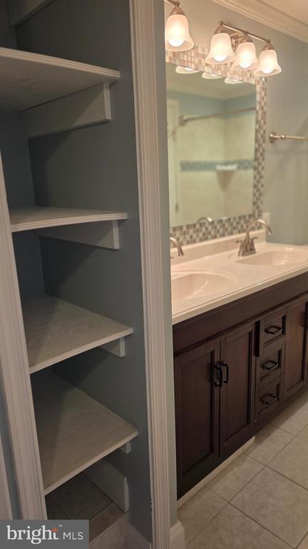 Building Photo - 1246 Quaker Ridge Dr