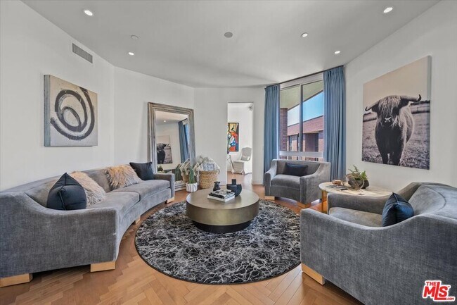 Building Photo - 300 N Swall Dr