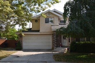 Building Photo - 2122 Rainbow Point Dr