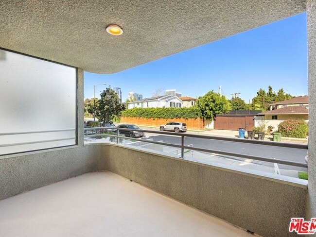 Building Photo - 9836 Vidor Dr