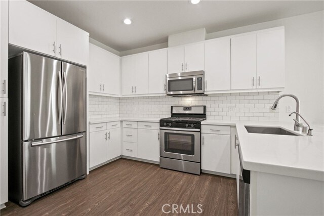 Building Photo - 524 S Anaheim Blvd