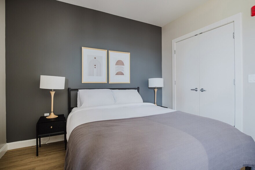 Building Photo - 21 Charles St