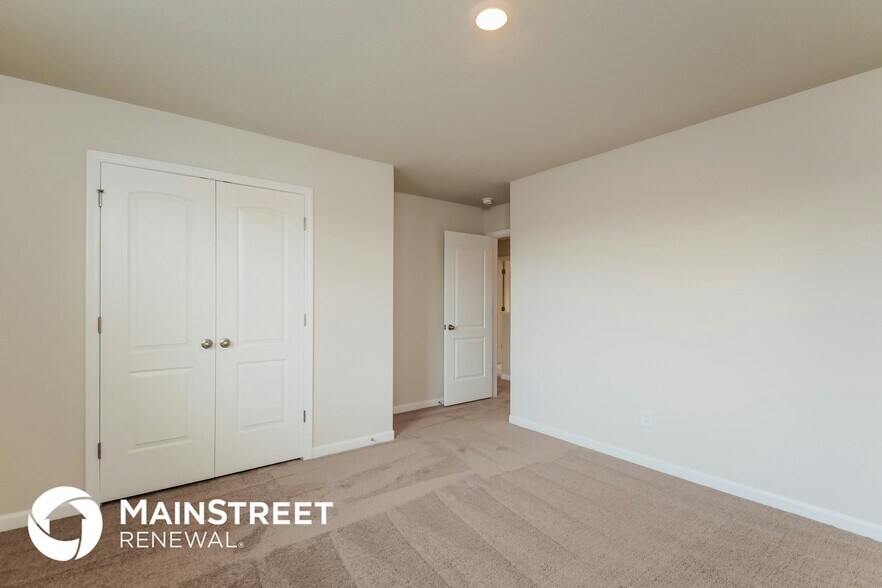 Building Photo - 244 Indian Summer St