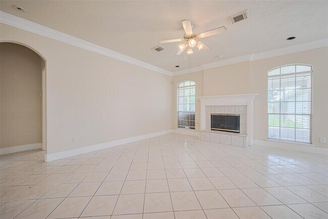 Building Photo - 14203 Torrey Village Dr