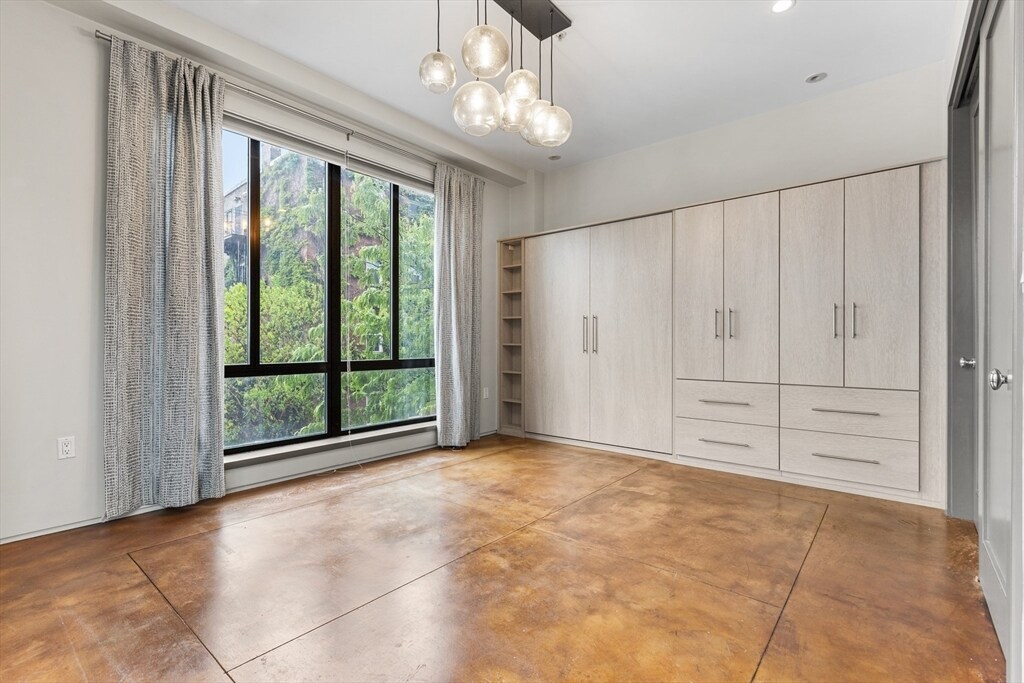 Building Photo - 36 A St