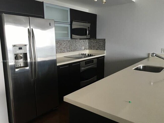 Building Photo - 90 SW 3rd St