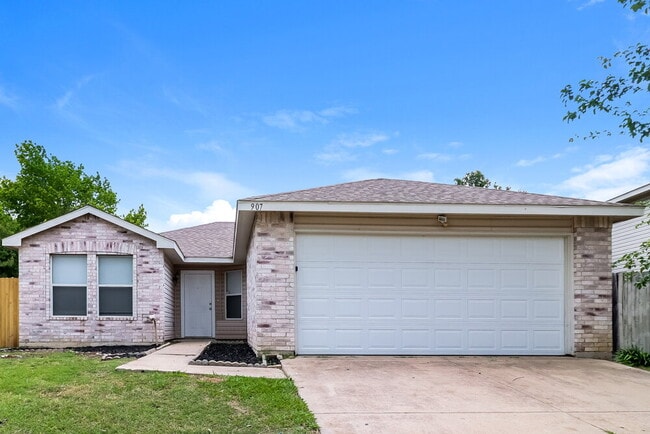 Building Photo - 907 Kendall Dr