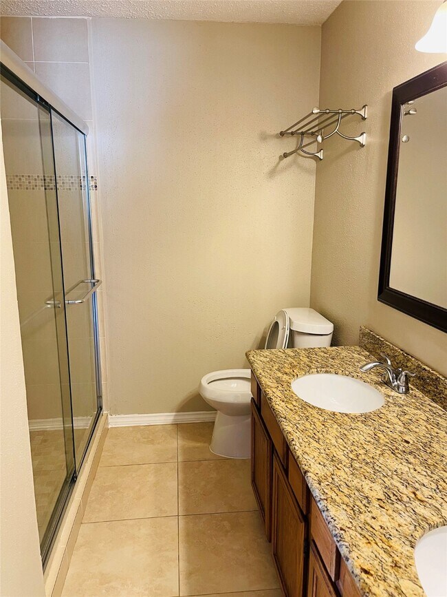 Building Photo - 4715 Rainbow Run