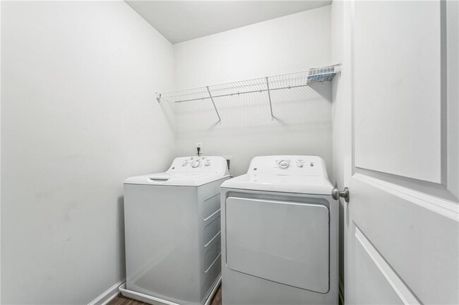 Building Photo - 3122 Meadowstone Ln SW