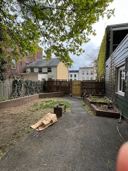 Common Space - 365 Hamilton St