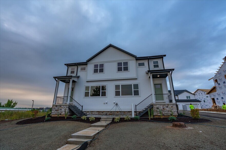Building Photo - 139 Prairie Heights Dr
