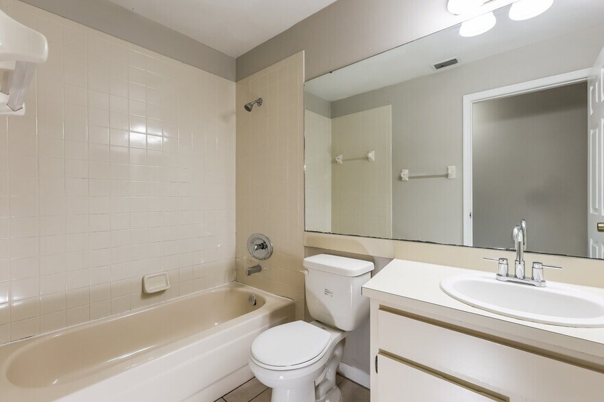 Building Photo - 603 Chilt Dr