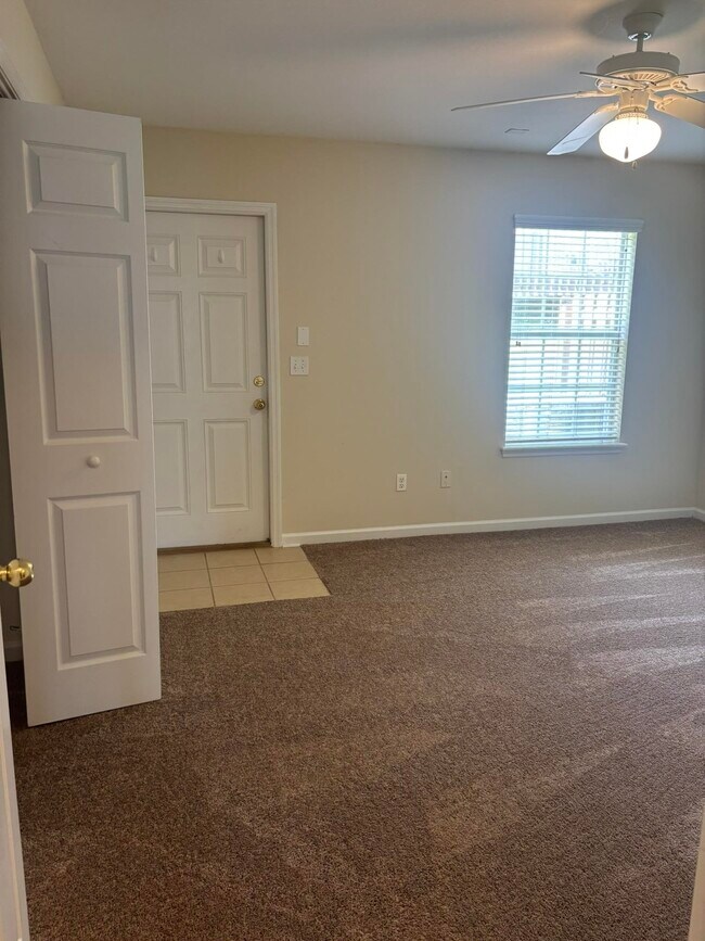 Building Photo - 4434 Gearhart Rd