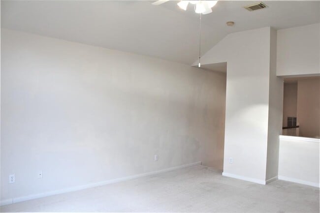 Building Photo - 22511 Parkvine Ln