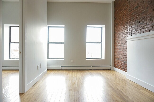 Building Photo - 1158 Fulton St