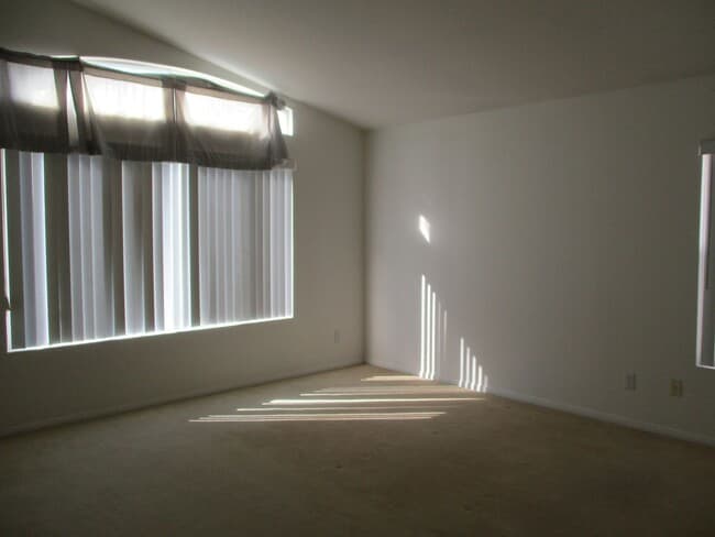 Building Photo - Desirable & spacious Sabre Springs 5 bedro...