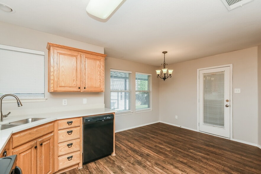 Building Photo - 1007 Winepress Rd