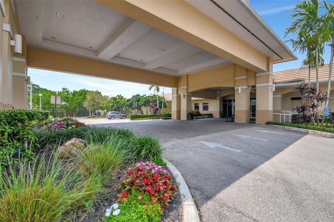 Building Photo - 5310 Fountains Dr S