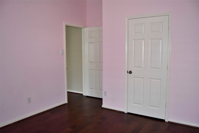 Building Photo - 18627 Summercliff Ln