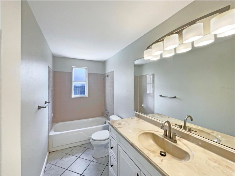 Building Photo - 1714 Sanchez Ave