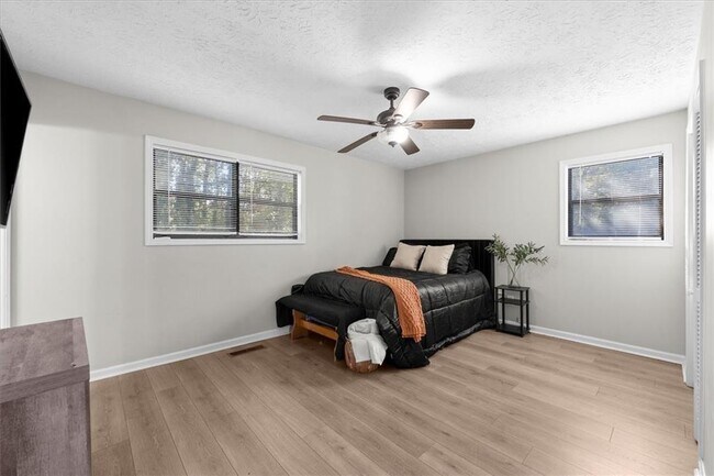 Building Photo - 4041 Woodbridge Ct