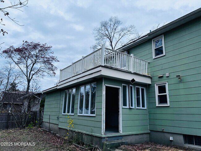 Building Photo - 891 Raleigh Dr