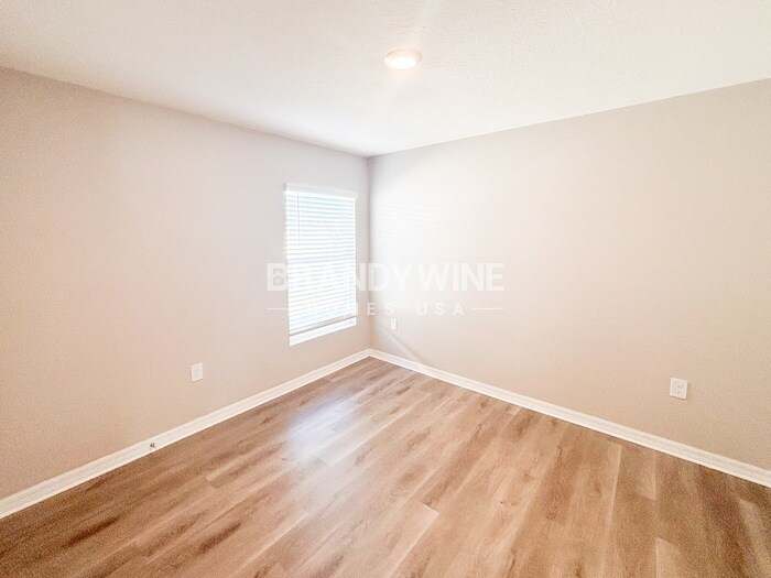 Building Photo - 5488 Logan Cave Ave