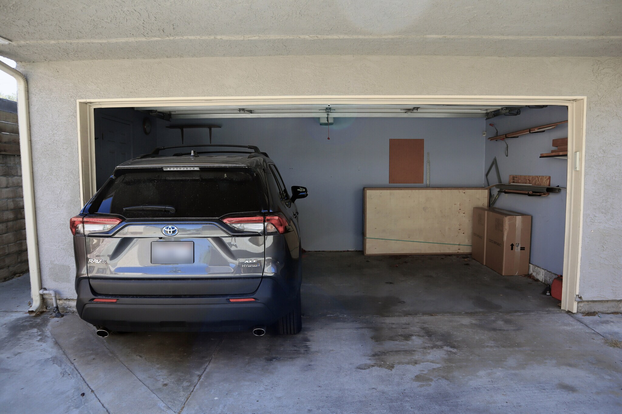 2 Garage Parking Spots - 2026 -2028 Clyde Ave