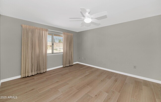 Building Photo - 17227 N Country Club Dr