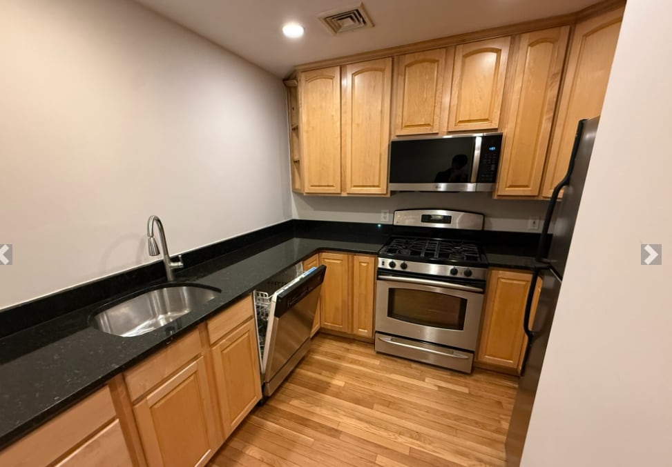 Building Photo - 135 Calumet St