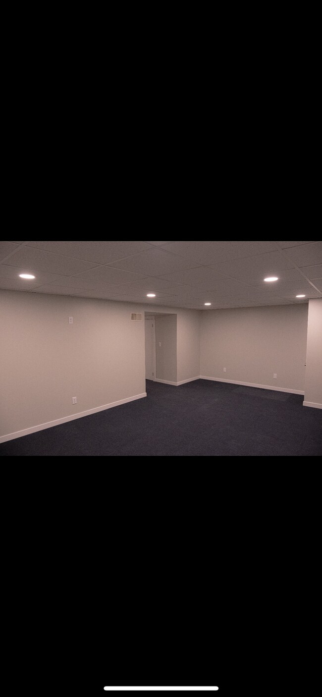 Building Photo - 5835 Cambridge Cir