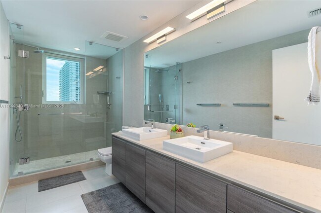 Building Photo - 1080 Brickell Ave