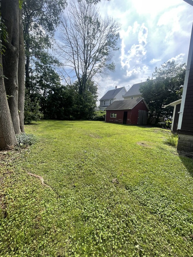 Huge Backyard - 105 Maple Ave