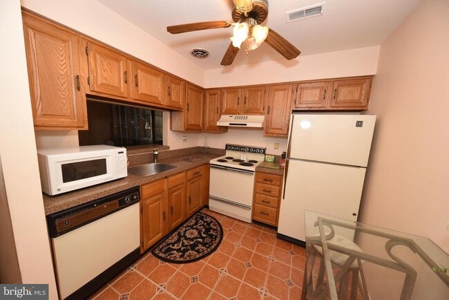 Building Photo - 620B Palmer Ln