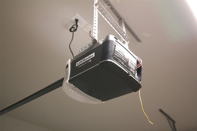 Building Photo - 25504 Starling Ln